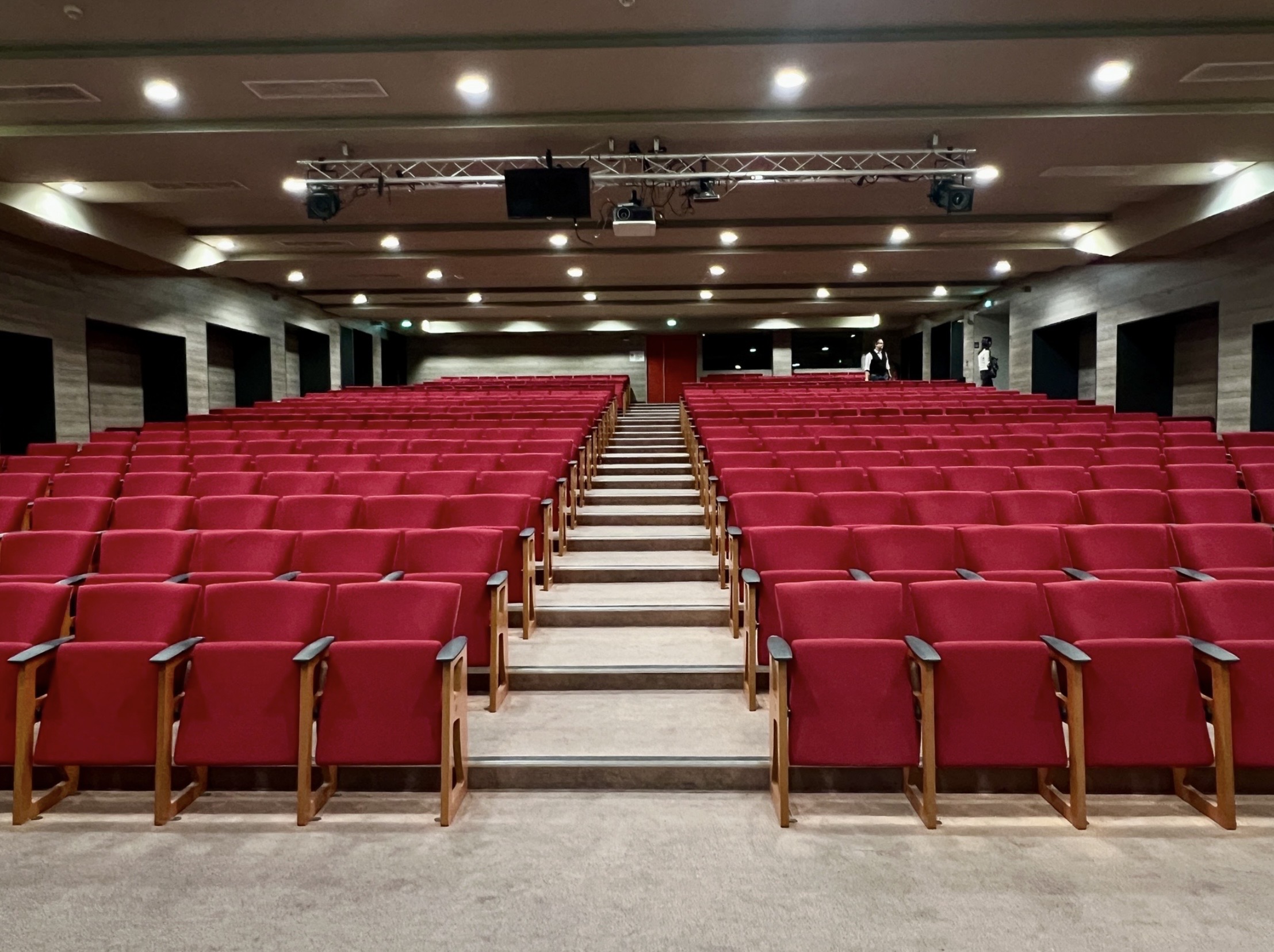 Le Forum 1