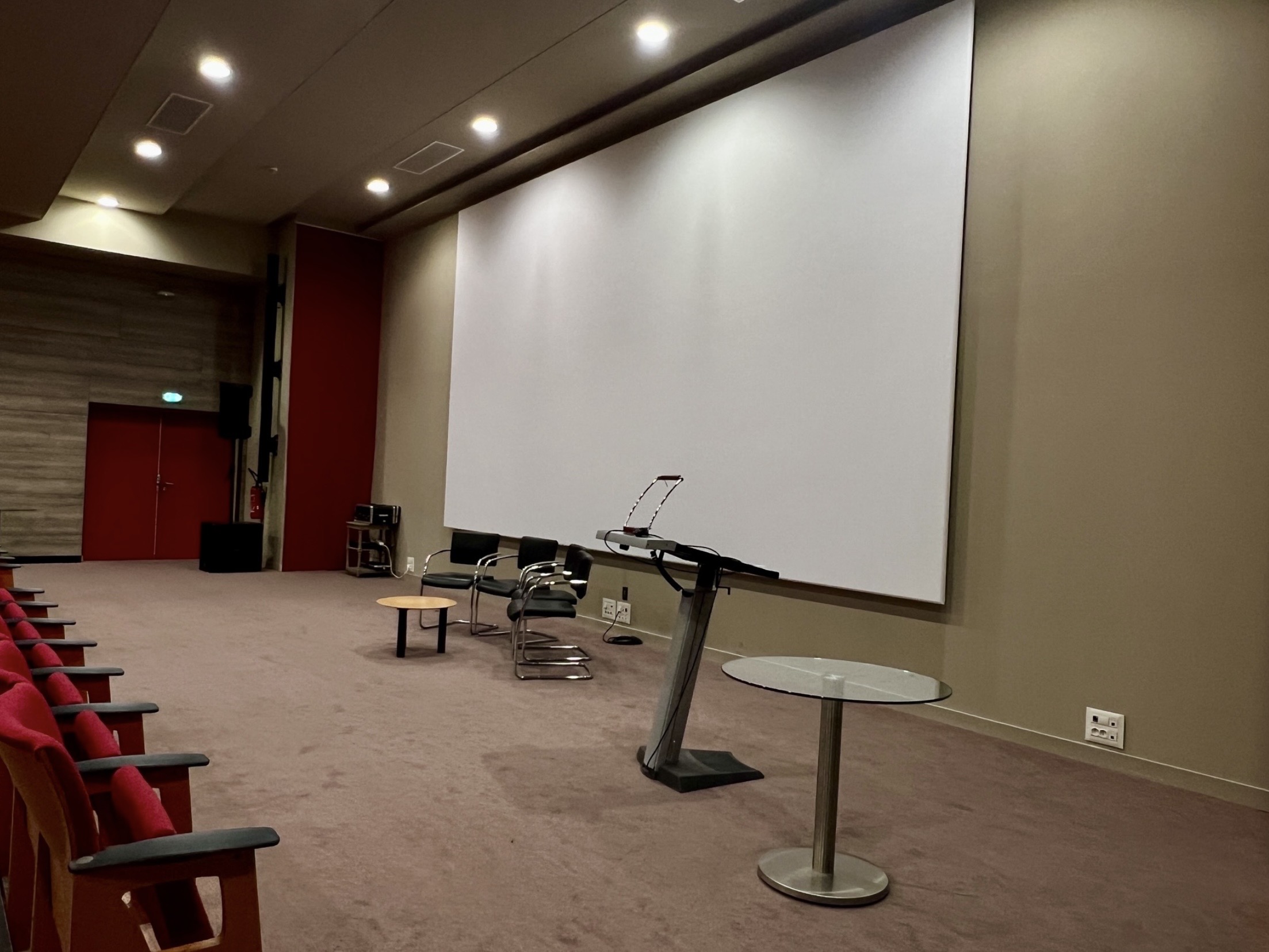Le Forum 4
