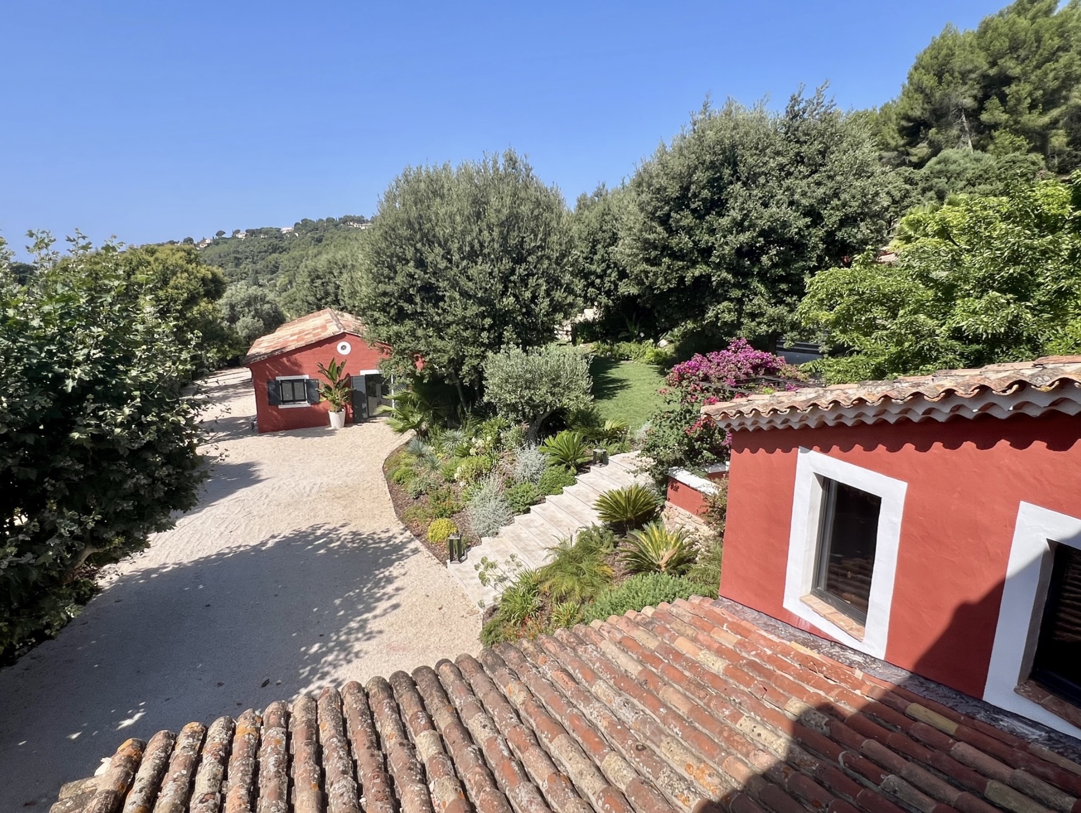 The Red House 4